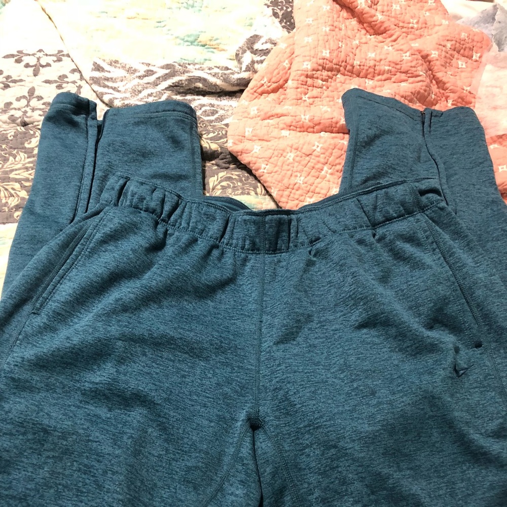 Nike pants, Like new!! Sz L